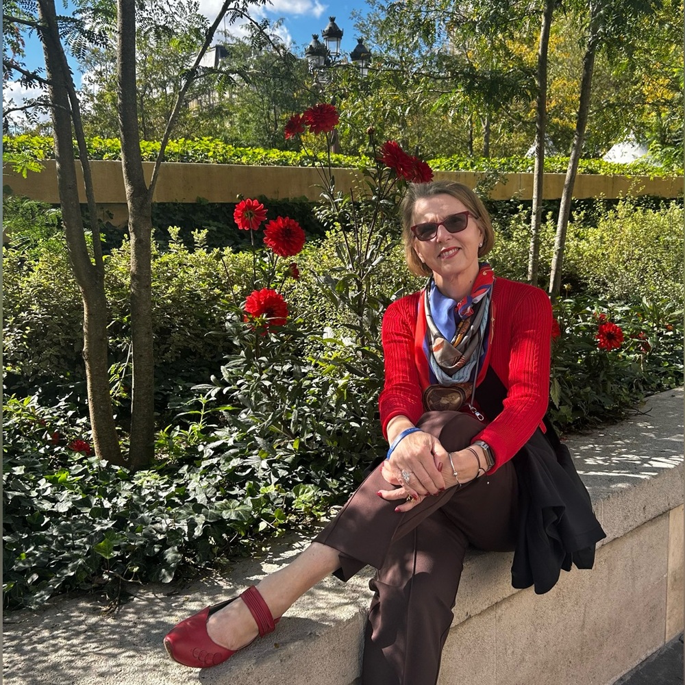 Meet your Posher, Elise